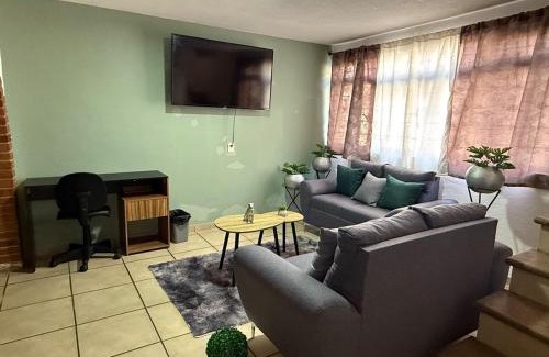 Santa Fe de la Laguna Casa | The Green House