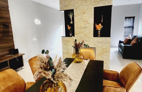 Olympus AH Casa | The Green leaf Executive Home