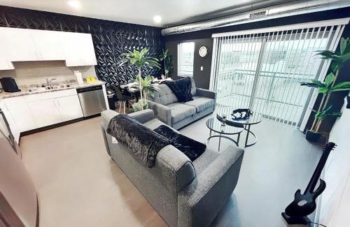 Downtown Des Moines Apartamento | The Green Onyx Escape