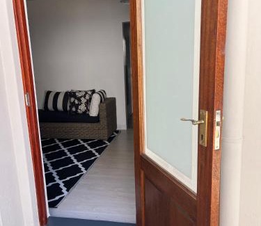 Northcliff Apartamento | The Green Room on Leo Epstein