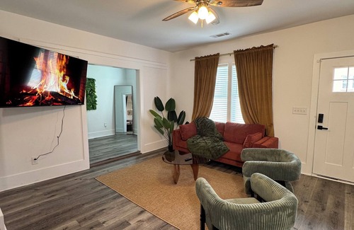 West End Casa | The Greenery Oasis 3BD/2BTH Near downtown Atlanta