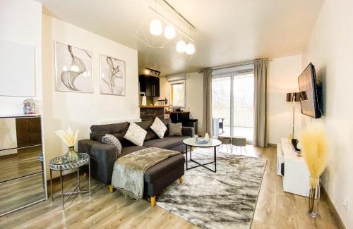 Bussy-Saint-Georges Apartamento | The Grey House - Parking - Piscine - RER à 6 min