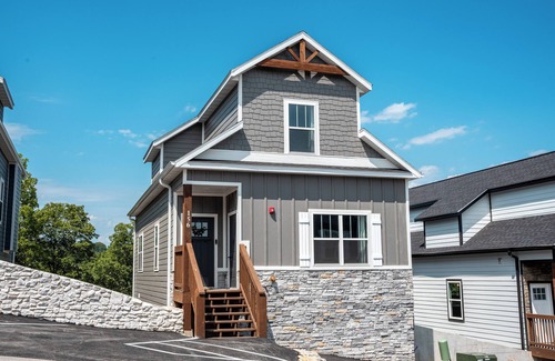 Indian Point Casa | The Grey Wolf Lodge Branson