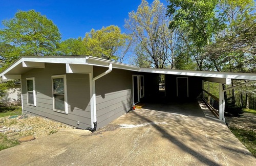 Bella Vista Casa | The GreyWood - a 2 bedroom bungalow on the Back40 - Permit 50277