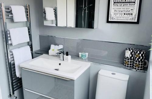 Grimsby Casa | The Grimsby Quarters
