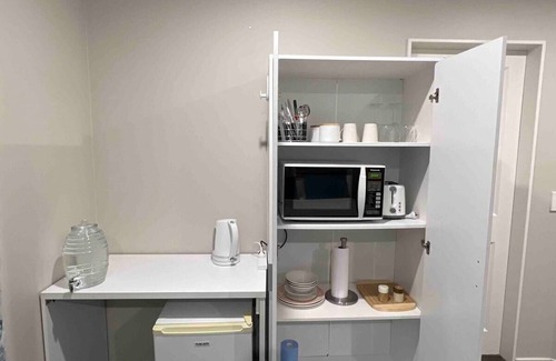 Lower Hutt Casa | The Grove - Charming Private Guest Suite