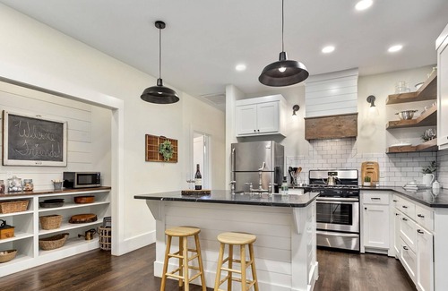 Springdale Cabaña | The Grove Cottage - Downtown Springdale
