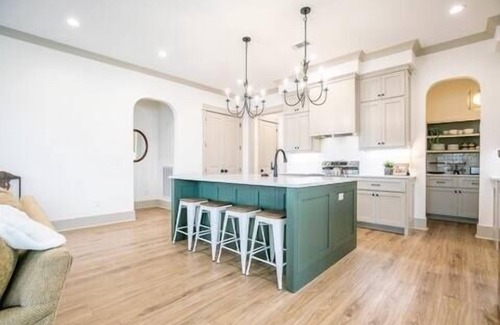 Taylor Casa | The Grove Getaway, 4BR Haven by Velvet Ditch Villas