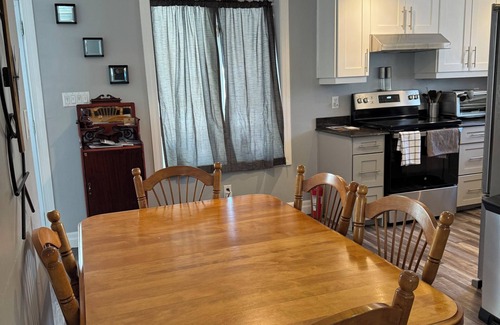 Algoma District Casa | The Gryphon - Elliot Lake - 6-8 people