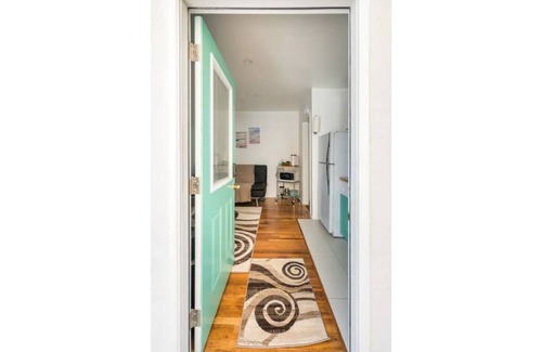 East San Gabriel Casa | The GuestHouse W/King Bed & Private courtyard