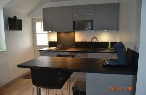 Lumigny-Nesles-Ormeaux Casa | LA TORRE GUET 1 apartamento independiente.