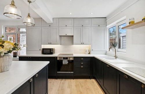 Guildford Apartamento | The Guildford Manor - Free Parking - 6 Beds
