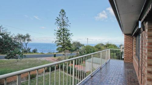 Bermagui Casa | The Gull Ocean views family home Bermagui