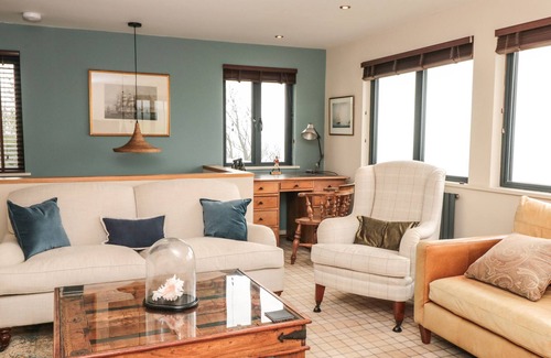Stoke Fleming Casa | THE GULLS, pet friendly, luxury holiday cottage in Stoke Fleming