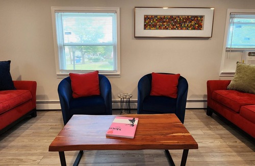 Woodbridge Casa | The Gumball Bungalow Est. 1886. 2BR. Free Smiles
