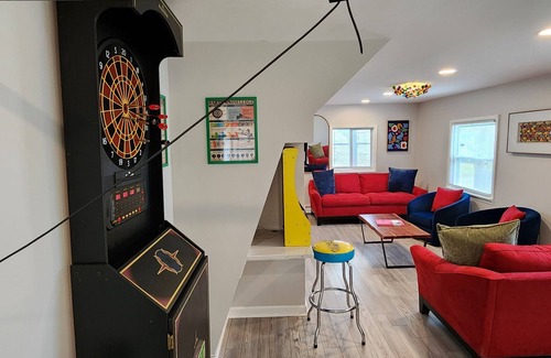 Woodbridge Casa | The Gumball Bungalow Est. 1886. 2BR. Free Smiles