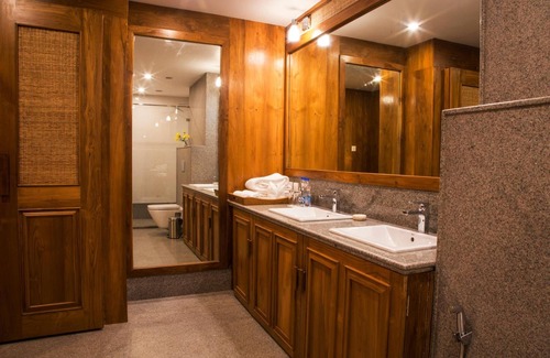 Sualkuchi Hotel | The Guwahati Address