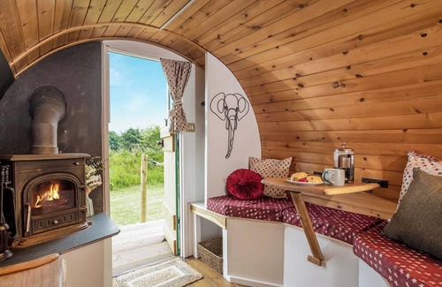 St Wenn Cabina | The Gypsy Hideaway: A cosy, blissful, peaceful escape