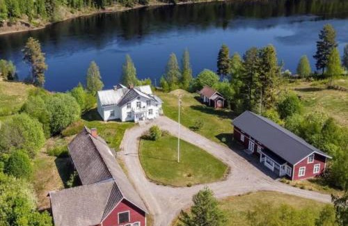 Holjes Casa | The Höljes Gästis on the Klarälven river