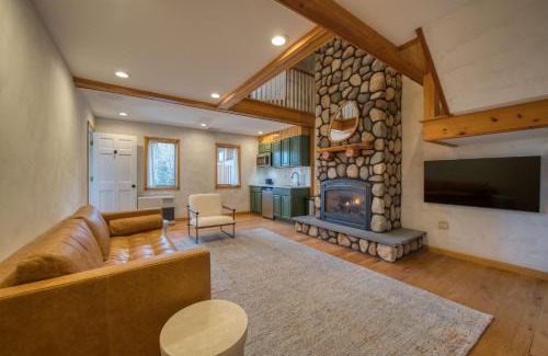 Windham Hotel | The Haüs Windham - Luxury Suites, Hot Tub, Mountain Views!