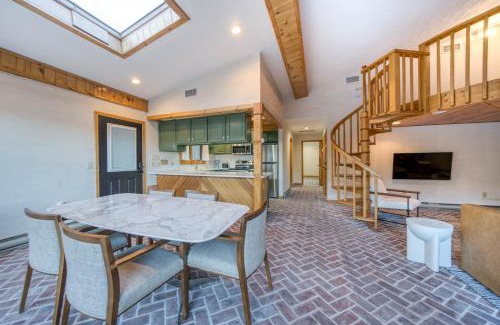 Windham Hotel | The Haüs Windham - Luxury Suites, Hot Tub, Mountain Views!