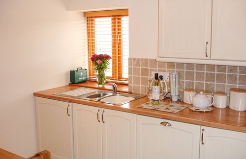 Kilgetty Cabaña | THE HAGGUARD, family friendly, with a garden in Kilgetty