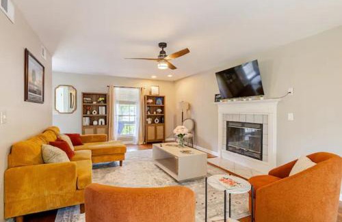 North Charleston Casa | The Halcyon Days North Charleston
