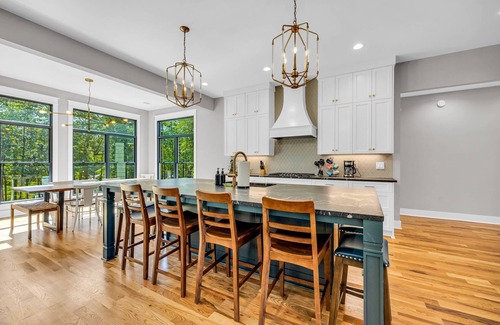 Hartwell Casa | The Hales Lake House w/ Hot Tub!