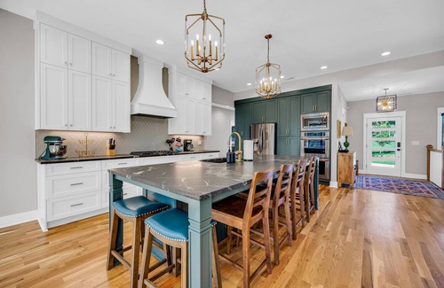 Hartwell Casa | The Hales Lake House w/ Hot Tub!