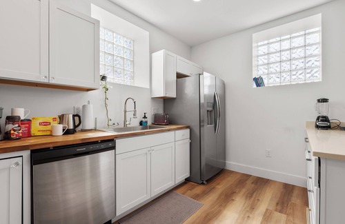 Old North Columbus Apartamento | The Hall - 3BD/2.5BA Renovated Church Apt Near OSU