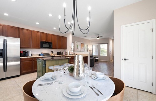Gilbert Casa | "THE HAMPTON" Gilbert I Designer Style + Comfort I 3bed/2.5bath
