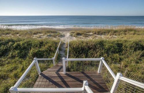 Pine Knoll Shores Casa | The Hanner home