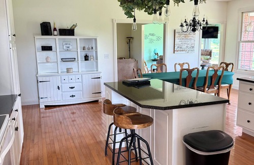 Hanover Casa | The Hanover Haven - Slice of Paradise - 10 minutes to Downtown Madison