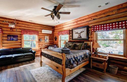 Shasta Lake Casa | The Happy Bear Lodge