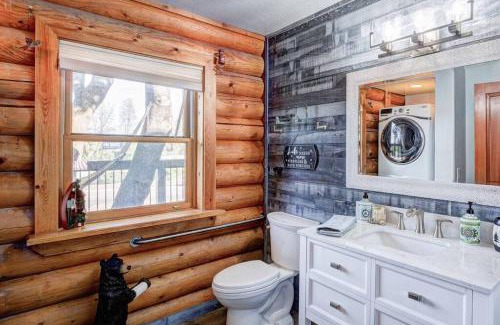 Shasta Lake Casa | The Happy Bear Lodge