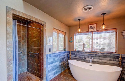 Shasta Lake Apartamento | The Happy Bear Main House