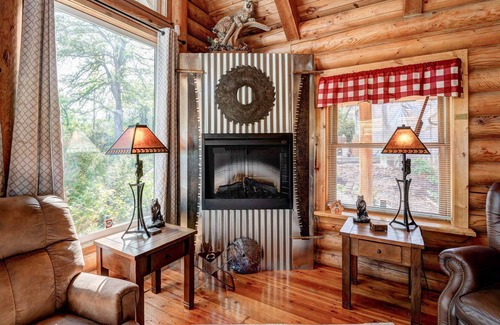 Shasta Lake Apartamento | The Happy Bear Main House