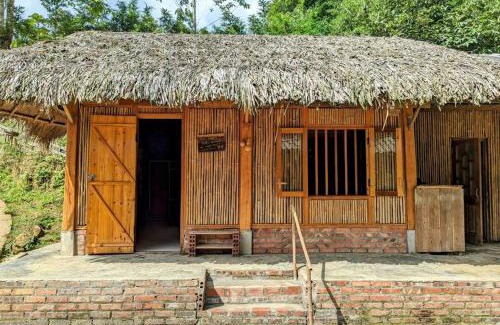 Sa Pa Chalet De Esquí | The Happy Happy Bungalow of Happiness!
