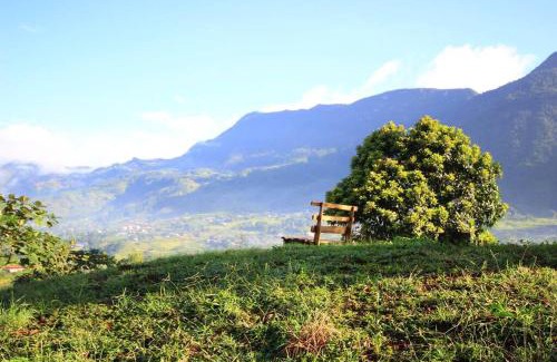 Sa Pa Chalet De Esquí | The Happy Happy Bungalow of Happiness!
