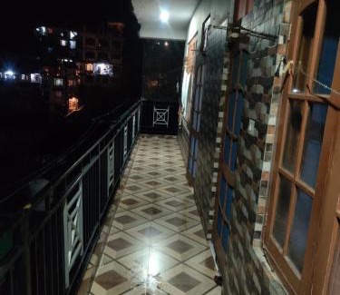 Sanjauli Apartamento | The Happy House !
