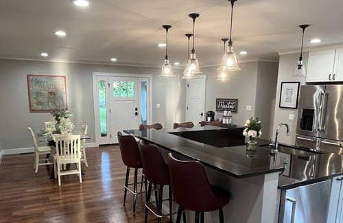Winthrop Harbor Casa | The Harbor House - Great Lakes, Renaissance Faire, Great America
