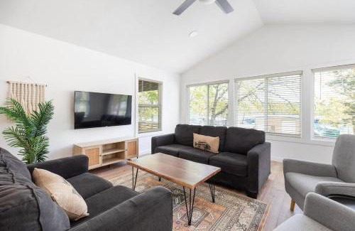 Kimberling City Casa | The Harbor -Lake Front Home- Boat slips available