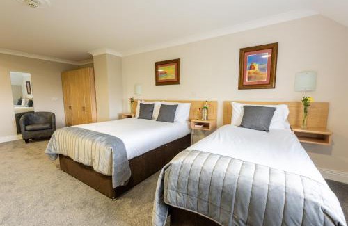 Buncrana Hotel | The Harbour Inn