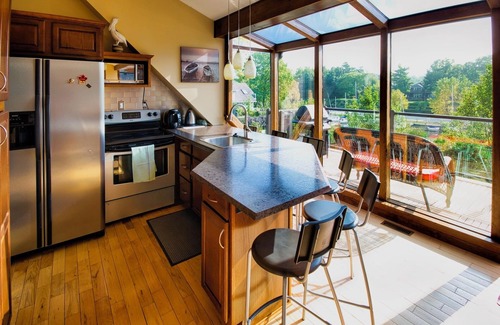 Grand Bend Cabaña | The Harbourview Cottage- Spend Some Time In Grand Bend!