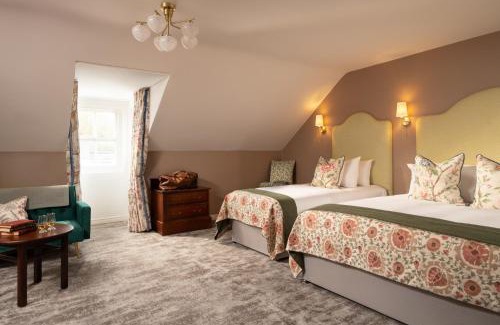 Carnlough Hotel | The Harbourview Hotel