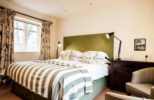 Westonbirt Hotel | The Hare & Hounds Hotel