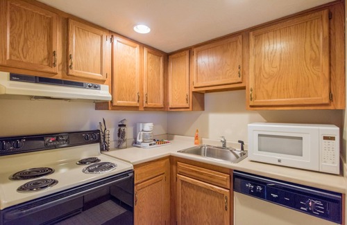 Fredericktown Cabina | The Harmony Suite is a private cabin suite at Heartland Country Resort