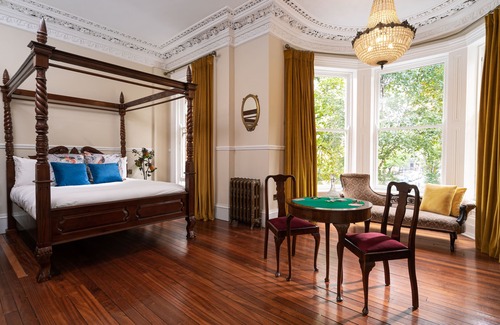 Queens Quarter Casa | The Harrison Chambers of Distinction