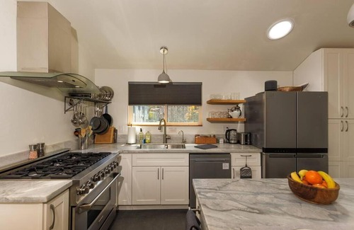 Mariposa Casa | The Haven on 7th Street