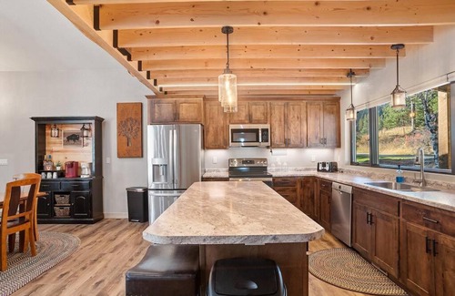 West Pennington Casa | The Haven-Rustic Secluded Cabin